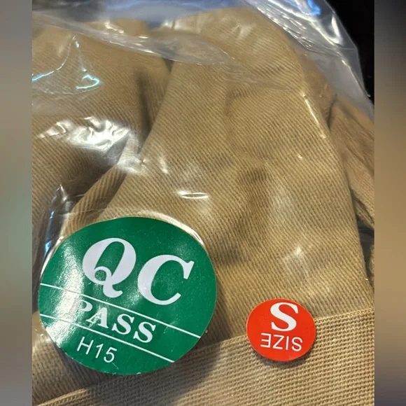 New Womens Relaxed Fit Casual High Waist Pocketed Denim Shorts - Picture 5 of 9